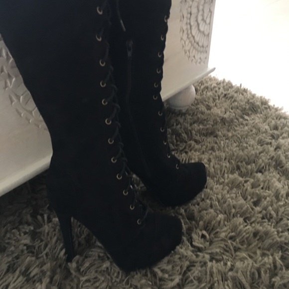 Boots - Picture 2 of 5